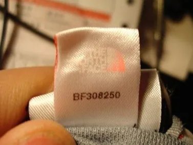 essentials羽绒服怎么看真假