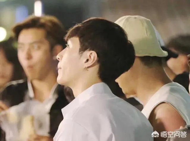 《偶像练习生》蔡徐坤凭睫毛上热搜，哪些男星睫毛又长又美？