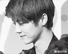 《偶像练习生》蔡徐坤凭睫毛上热搜，哪些男星睫毛又长又美？