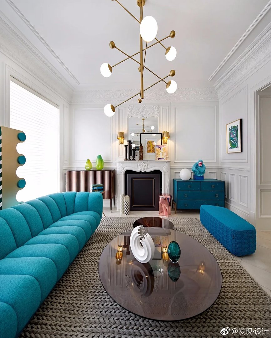 丹桂花园三层老房改造 在一个有色彩斑斓的艺术空间中，色彩与形...