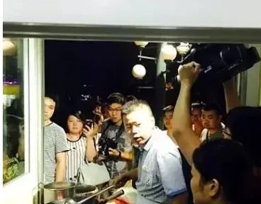 南京的老头酸豇豆炒饭和金口福炒饭，哪个更好吃？