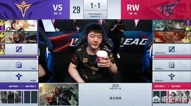 LOL：V5战队国服第一拿出劫，全场毫无作用躺赢队友遭到解说调侃，如何评价？