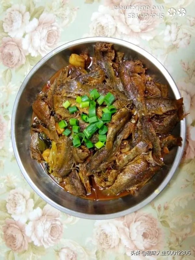 如何烧鱼不粘锅？