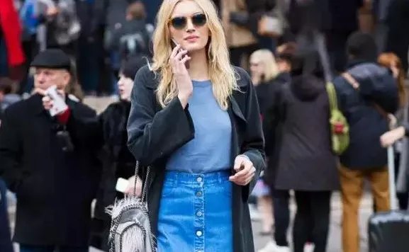 肩宽的女生穿衣有什么搭配技巧？