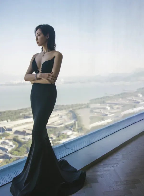 芭莎慈善夜竟然这么卷？女明星几乎人均一件高定！