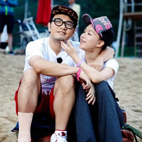 王铮亮老婆文薇个人资料 称太太是个性的艺术家