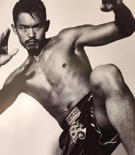 【图】运动员林丹大尺度照片 血脉喷张裆部诱人