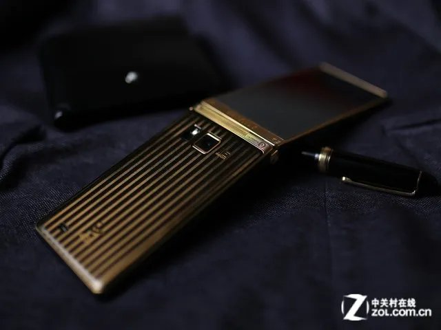 给力双卡双屏 三星 W2015报价7186元