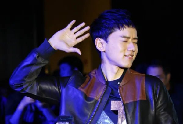 《乐队的夏天》中的乐队为什么都讨厌张杰的歌？