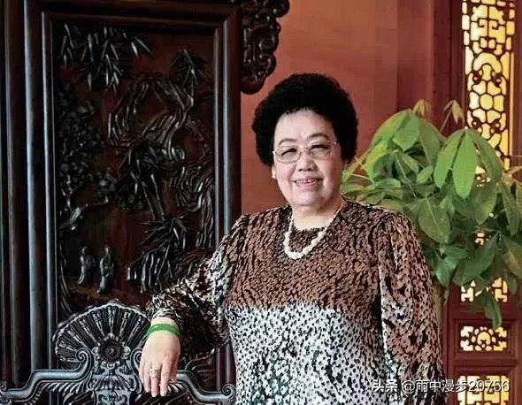 唐僧老婆身家505亿，号称“中国紫檀女王”，是真的吗？