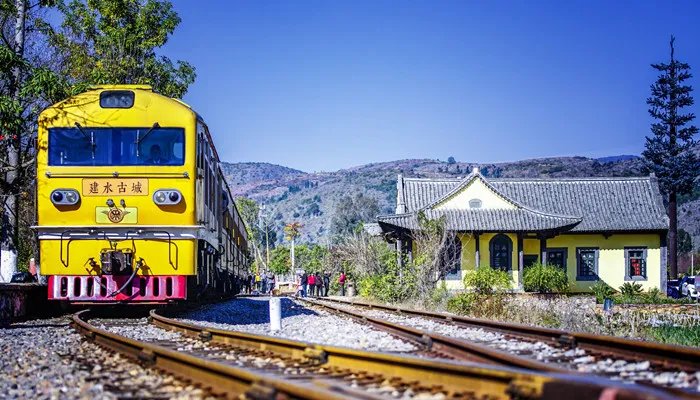 一张身份证能买几张火车票 一张身份证可以买两张火车票吗