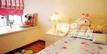 阳台变榻榻米书房 成都妈妈12万装咖啡小屋