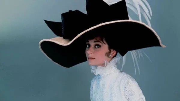 奥黛丽赫本出演的经典电影是什么？