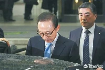 李明博与朴槿惠在去年和今年同一时段被提请逮捕, 是巧合还是故意？