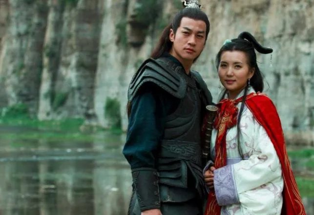 吕布为什么稳坐第一猛将头衔？他有什么骄人战绩吗？