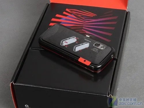 音乐手机也玩全键盘 诺基亚5730XM评测