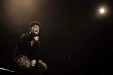 适合男生ktv唱的歌曲，都有哪些啊？