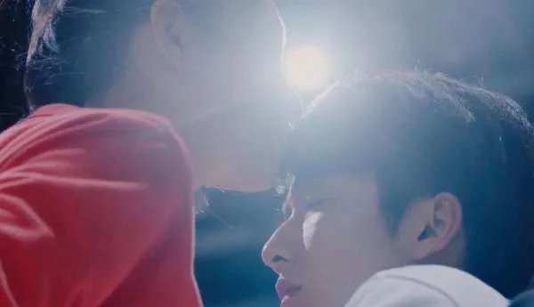 冰糖炖雪梨，黎语冰献出初吻后第一反应是什么？