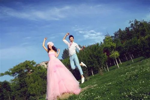 青岛婚纱摄影排行榜    青岛婚纱摄影外景地推荐