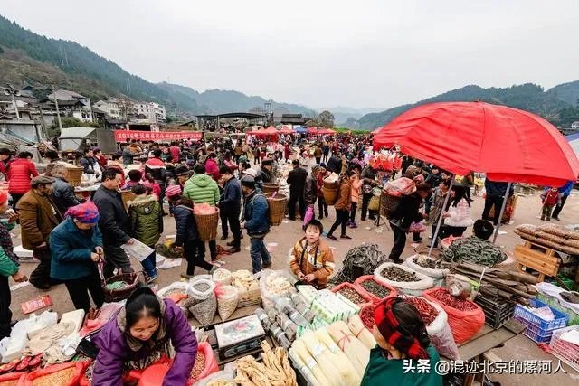 啥也别说年底买宝马, 24岁小伙赶大集究竟干的啥