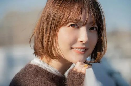 花泽香菜为什么叫兵库北、黑菜、宅男指挥棒 为什么宅男都喜欢她