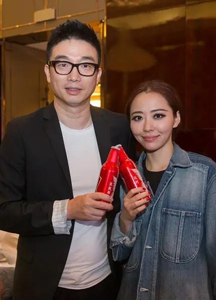 张靓颖男友冯轲是谁：冯轲和张靓颖差多少岁