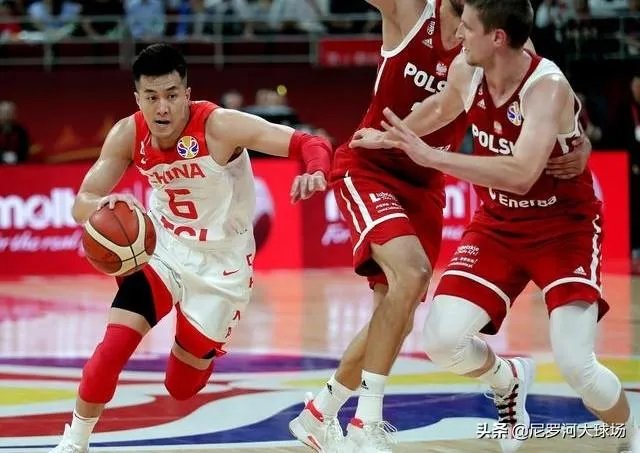 关于9月2号中国男篮对波兰比赛中，中国男篮最后几秒的表现你怎么看？