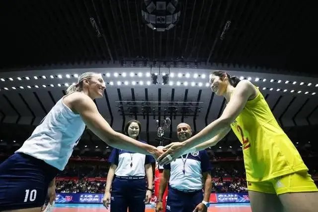 中国女排3:0横扫美国女排，中国女排赢在哪里，你如何评价中国女排球员的表现？