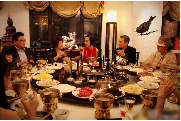 鲁豫豪华欧式别墅曝光，网友却称看起来像鬼屋