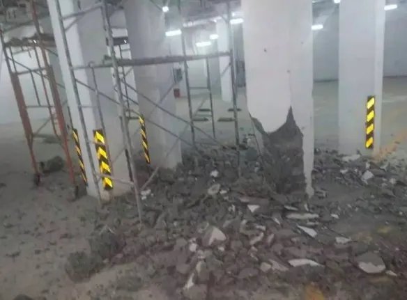 南昌一地下车库40多根承重柱开裂，调查结果如何？