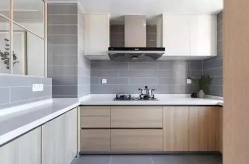 厨房台面大理石好还是石英石好