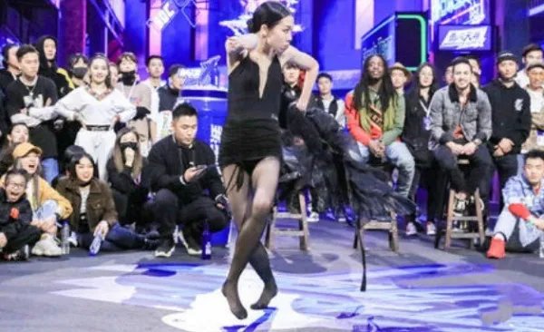 凤鸣女神范范是谁