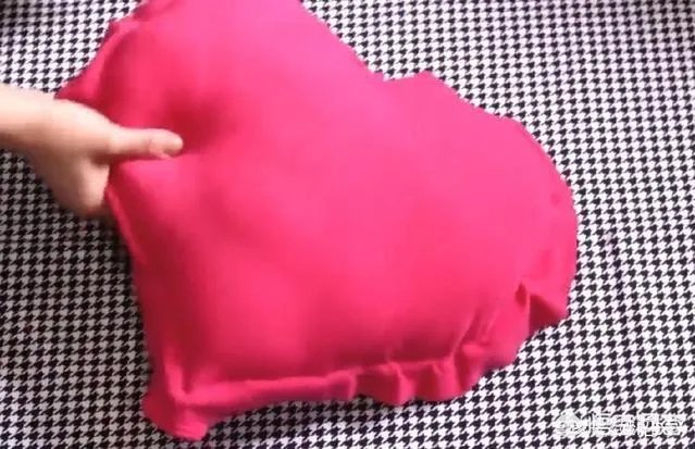 用旧衣服做枕头的方法有哪些？