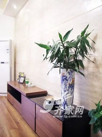 阳台变榻榻米书房 成都妈妈12万装咖啡小屋