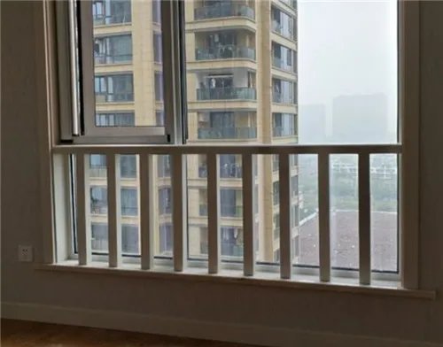 高层窗户装什么防护栏