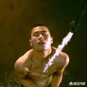 怎样去看去分析崔健先生导的蓝色骨头？