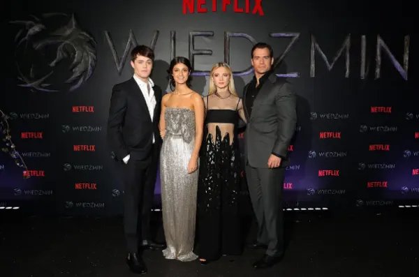 如何评价美剧《猎魔人》第一季？