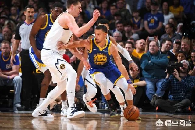 勇士VS掘金，首节勇士51：38领先掘金，共计命中16记三分，打成了全明星。你怎么看？