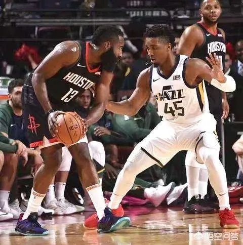 无视防守哈登轻松写意砍下准三双，火箭十人轮换大胜爵士，他们能够横扫晋级吗？