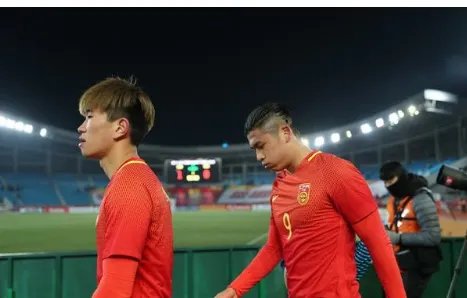 张玉宁是怎么受伤的？