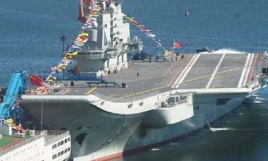 为什么核动力航母不是用核电驱动，核能加热的蒸汽轮机？