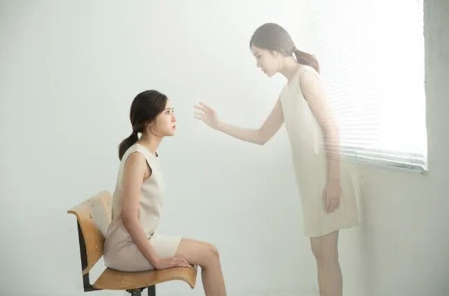 2020伤感的句子说说心情带图片 2020伤感的感情句子和配图