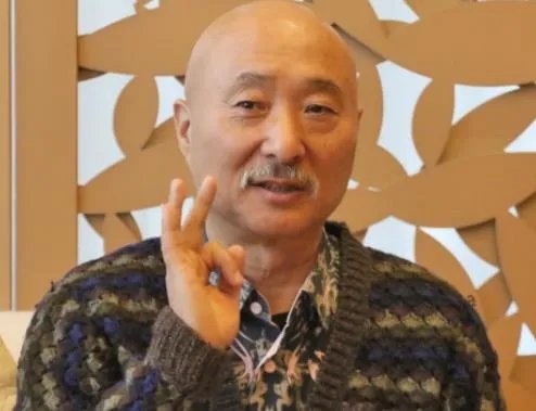 陈佩斯的父亲是谁，陈佩斯的妻子叫什么名字