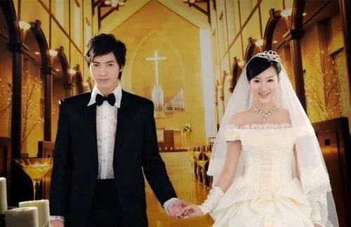 婚纱照拍照姿势技巧推荐 教你如何拍出唯美的婚纱照片