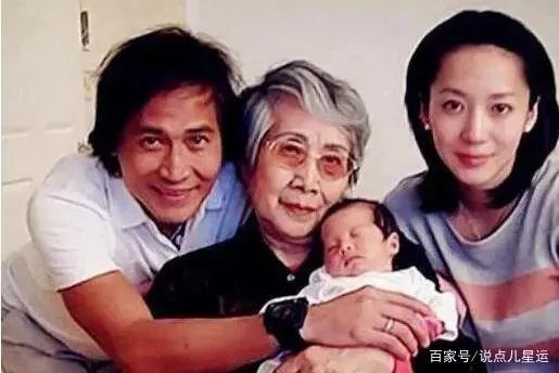 齐秦小24岁妻子：长相秀丽家境殷实，比齐秦私生子仅大一岁，你怎么看？