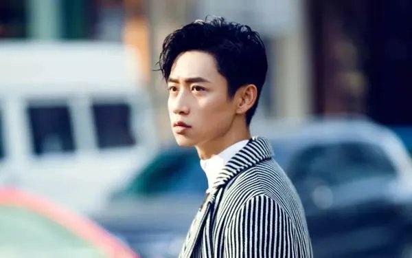 《八佰》的主演有谁？