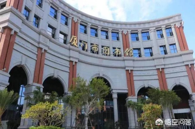 外地游客去厦门集美有什么好吃好玩的可以推荐？