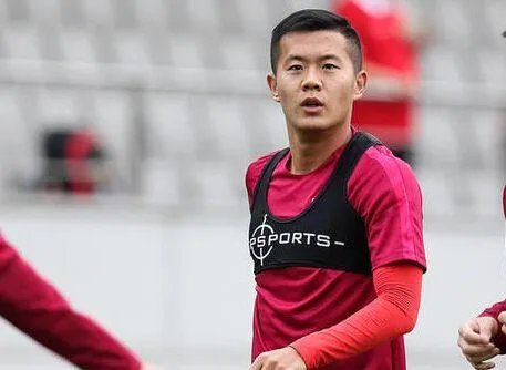 人和最开始向恒大要的是黄博文，为什么最后换成了刘健？