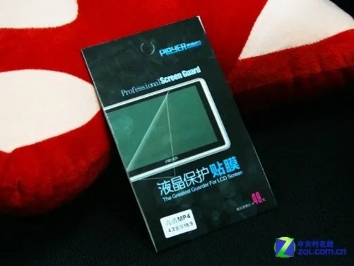 给爱机穿上防划衣 编辑教你如何贴好膜