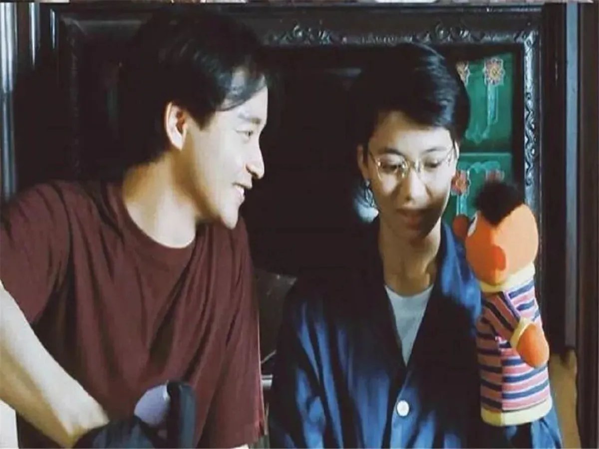 张国荣虽然去世很多年，但是唐唐每年都会悼念，你是怎么看待这段感情的？